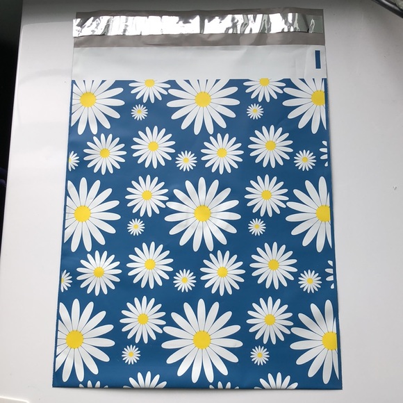 (20) 10x13 Daisies Blue Poly Mailers - Picture 2 of 5